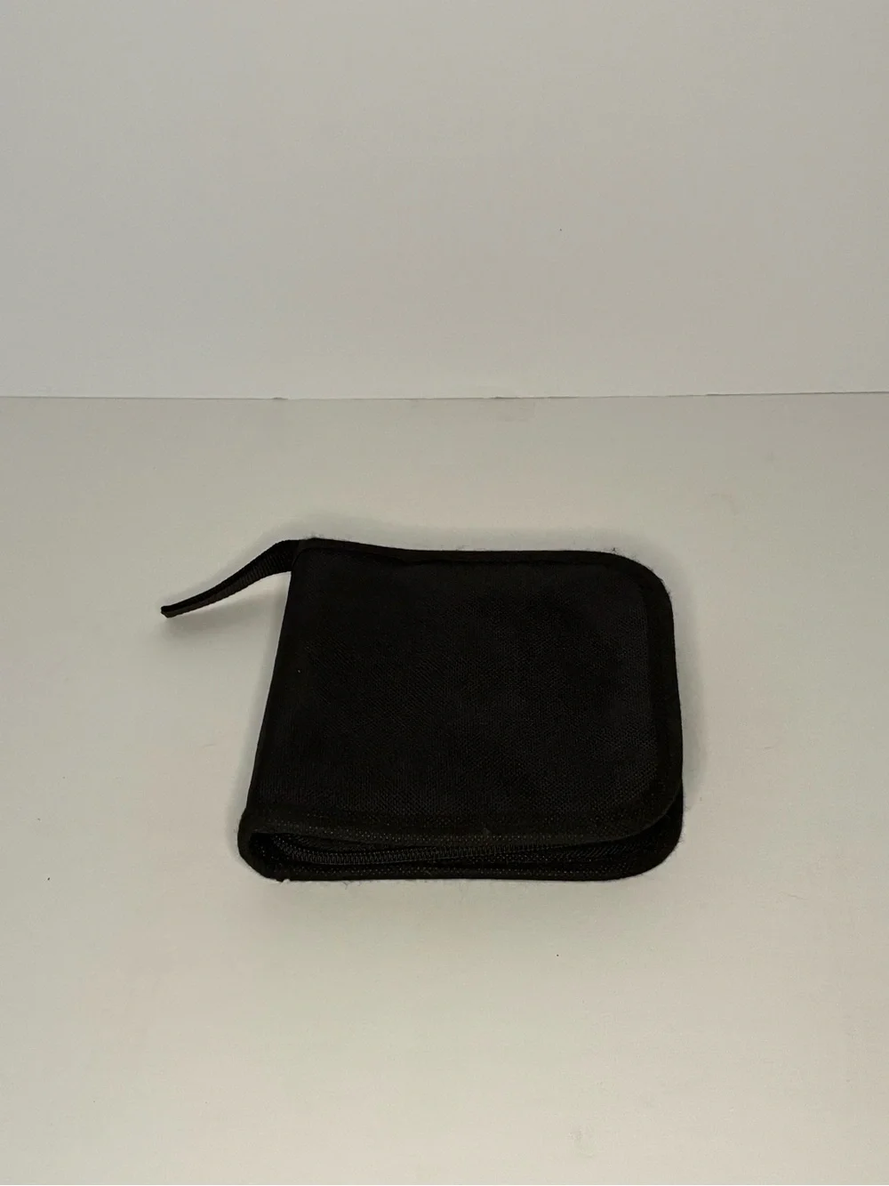 Black Zip CD/DVD Wallet Case with White Sleeves